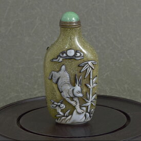 吉祥うさぎが跳びはねる鼻煙壺211003鼻煙壷 鼻煙壺 中国 芸術 シノワズリー インテリア コレクション 嗅ぎたばこ入れ アンティーク 小物 コレクター 垂涎