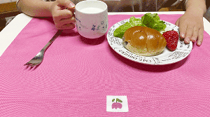 ランチョンマット  ランチクロス 額縁  縦35cm横50cm(35×50) ピンクチューリップ 子供・キッズ用 名札(氏名票)つき ネーム 幼稚園・小学校・給食用ナフキン 机サイズ 布製シン