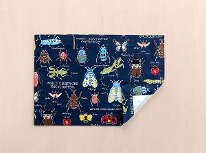 ランチョンマット  ランチクロス 縦26cm横37cm紺昆虫  額縁仕立て 子供・キッズ用 名札(氏名票)つき ネーム 幼稚園・小学校・給食用ナフキン 布製 入園・入学準備