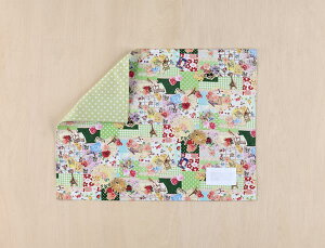 ランチョンマット  ランチクロス  縦30cm横40cm グリーンコラージュ柄 子供・キッズ用 名札(氏名票)つき ネーム 幼稚園・小学校・給食用ナフキン 裏地あり 裏は若草色に白の水