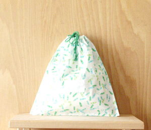 体操着入れ 体操服入れ お着替え入れ 巾着型 縦28cm横27cm(28×27) まち2cm 氏名票つき 名札つき 131くれよん 修学旅行・林間学校・宿泊訓練・キャンプ・お泊り保育の時の荷物の小分けにも活