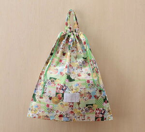 持ち手つき 体操服入れ お着替え入れ 名札つき コラージュ柄 グリーン652 修学旅行・林間学校・宿泊訓練・キャンプ・お泊り保育 荷物の小分けにも活躍 縦37cm横35cm(37×35) まち4cm 机の脇にか