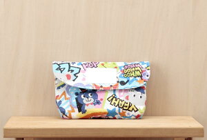 かぶせ型のお弁当入 横入れふた型(フラップタイプ)封筒型 両面テープ(面ファスナー)ライオン・ぞう・うさぎ・ねこ・くま・かえるも プリントされているカラフルな動物プリント