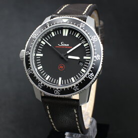 【お得なご購入特典有り、お問い合わせください】国内正規品 Sinn ジン 腕時計 703.EZM3.F 自動巻き レザーストラップモデル パイロットウォッチ 時計 送料無料 メンズ ブランド