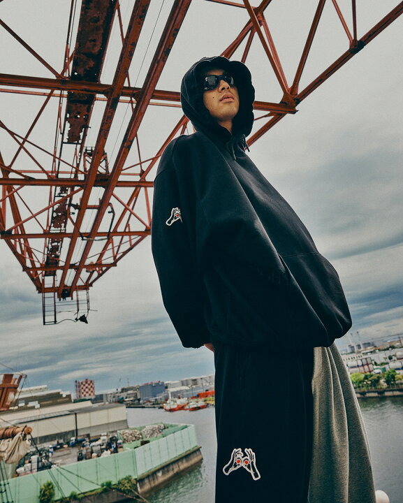 楽天市場】TIGHTBOOTH / KILLER BONG - CYBORG SWEAT BALLOON PANTS 