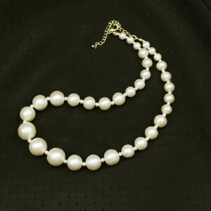 楽天市場 Cadeaux アクセサリー コットンパール 樹脂パールグラデーションネックレス ショートサイズ キスカ 贈り物のお店 カドゥ Cadeaux
