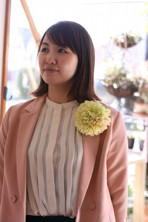 楽天市場 ポンポンダリア ライトグリーン 珍しい配色のライトグリーンの花飾り 卒業式 入学式 袴 成人式 結婚式 着物スタイル 定形外郵便なら 送料無料 Poulpesympa