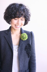 小さいダリアの髪飾り【くすんだ緑】【ヘアピン付】【ケース付】