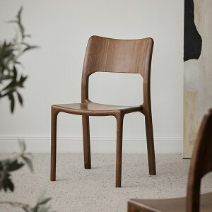 【全商品3%OFF】 CAGUUU 木製チェア ブラックウォールナット 北欧風木製チェア 無垢材ダイニングチェア 北欧風シンプルチェア 背もたれ付き椅子 高級木製チェア エレガントなリビング用 シ
