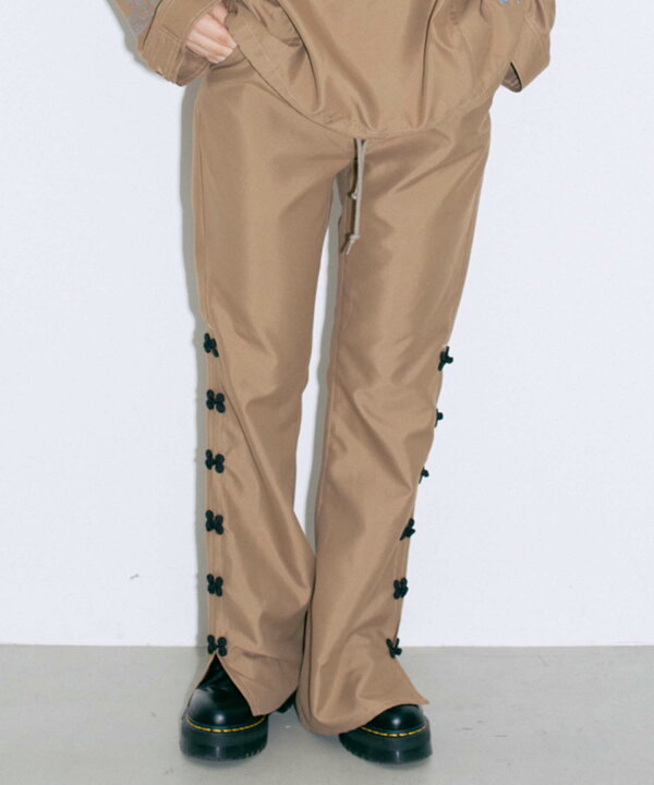楽天市場 公式 X Girl エックスガール China Slit Flare Pants チャイナ チャイニーズ 刺繍 フレア パンツ ロング ズボン レディース ボトムス 人気 Xlarge X Girl公式calif楽天市場店