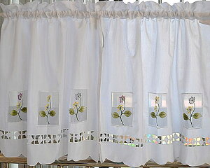 カフェカーテン 60cm丈 北欧 おしゃれ 目隠し ばら かわいい ロング丈 薔薇雑貨 姫系 キッチン 小窓 縦長 インテリア ナチュラル のれん 間仕切り カットワーク 刺繍
