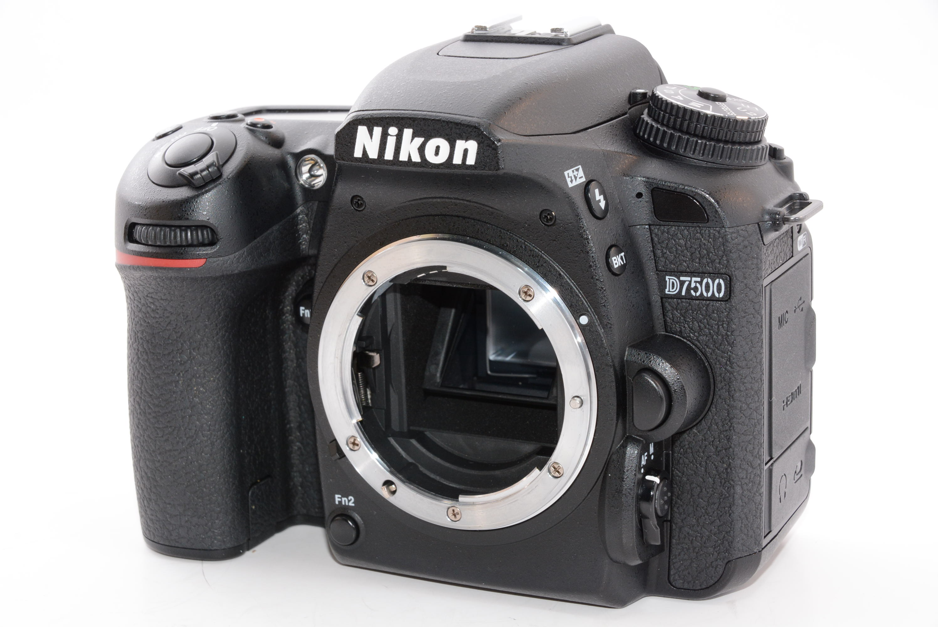 大人も着やすいシンプルファッション Nikon デジタル一眼レフカメラ