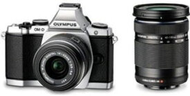 【4/24~4/27限定!最大4,000円OFF&3/25限定で最大P3倍】【中古】OLYMPUS ミラーレス一眼 OM-D E-M5 ダブルズームキット シルバー 1605万画素 防塵 防滴 OM-D E-M5 DZKIT SLV