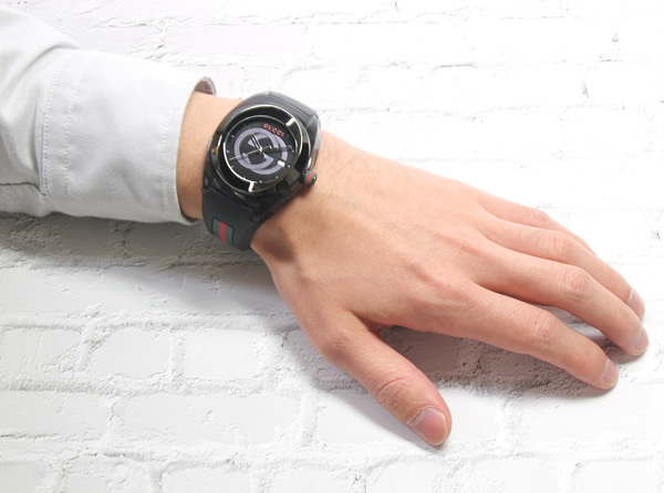 楽天市場】GUCCI グッチ 腕時計 ウォッチ ラバー メンズ ブラック 46mm