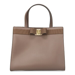 サルヴァトーレ・フェラガモ(Salvatore Ferragamo) ヴァラ(VARA  