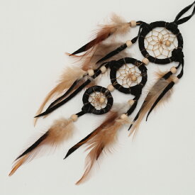 訳あり、在庫処分品1.5インチ(3.8cm)　三連ドリームキャッチャーDC173　本体色はベージュ・ブラウン・ブラック・ダークブラウン・グリーン　　北米インディアンに伝わる神話/カナダ先住民の手作り　本当のドリームキャッチャー