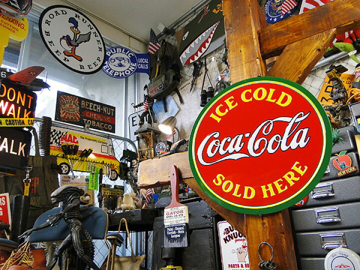 楽天市場 コカ コーラ クラシックロゴ ラウンドのエンボス ティンサイン コカコーラグッズ 雑貨 グッズ ブランド Coca Cola アメリカ雑貨 アメリカン雑貨 壁面装飾 装飾 飾り ディスプレイ 内装 人気 ウォールデコレーション コーラ レトロ ポスター アメリカ 楽天市場 コカ コーラ クラシックロゴ ラウンドのエンボス ティンサイン コカコーラグッズ 雑貨 グッズ ブランド Coca Cola アメリカ雑貨 アメリカン雑貨 壁面装飾 装飾 飾り ディスプレイ 内装 人気 ウォールデコレーション コーラ レトロ ポスター アメリカ