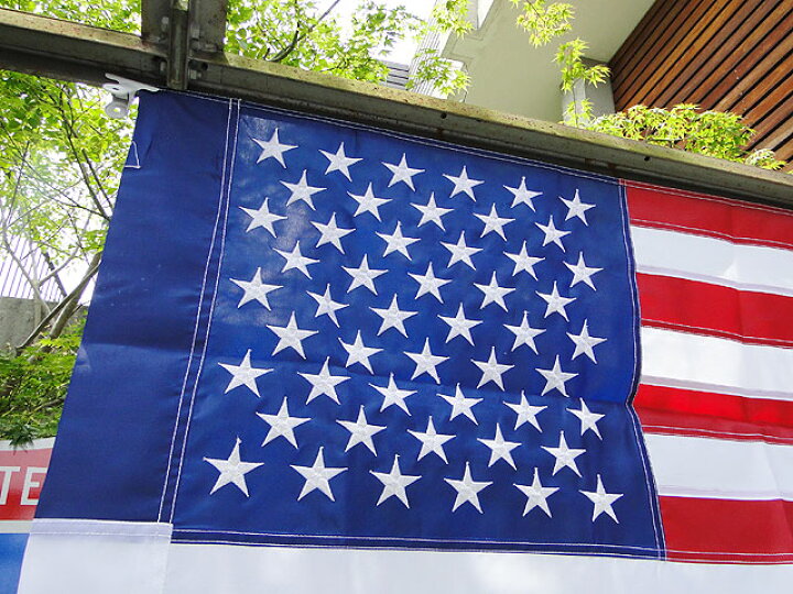 楽天市場】ちょっとリッチバージョンの星条旗の110cmサイズフラッグ  アメリカ雑貨 アメリカン雑貨 : アメリカ雑貨通販キャンディタワー