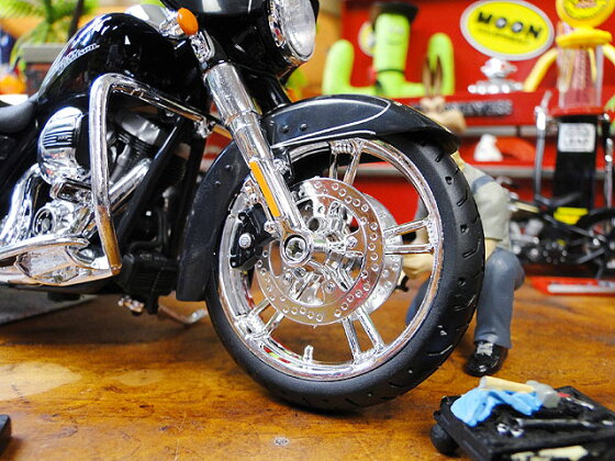 楽天市場 マイスト 15年ハーレーダビッドソン ストリートグライドのモデルカー 1 12スケール ミニカー アメ車 アメリカ雑貨 アメリカン雑貨 アメリカ 雑貨 小物 モデルカー 正規品 インテリア アメリカ雑貨通販キャンディタワー