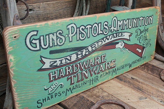 楽天市場 ガン ピストル屋の木製看板 木製 ウッド アメリカ 看板 サインプレート サインボード アンティーク アメリカン雑貨 アメリカン雑貨 木製 看板 アメリカ 雑貨 壁飾り 壁面装飾 人気 おしゃれ 男前 インテリア アメリカ雑貨通販キャンディタワー