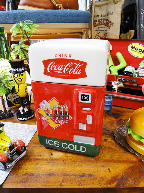 楽天市場 コカ コーラブランド ベンディングマシーンのクッキージャー コカコーラグッズ 雑貨 グッズ ブランド Coca Cola アメリカ雑貨 アメリカン雑貨 コーラ 置物 インテリア おしゃれ 人気 小物 生活雑貨 こだわり派が夢中になる 人気のアメリカ雑貨屋 アメリカ
