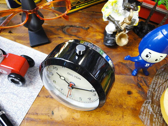 楽天市場 10年経ってもカッコイイ ダルトン クォーツアラームクロック ブラック アメリカ雑貨 アメリカン雑貨 目覚まし時計 おしゃれ おもしろ アラームクロック めざまし時計 かっこいい プレゼント 置き時計 アメリカ 雑貨 インテリア アメリカ雑貨通販