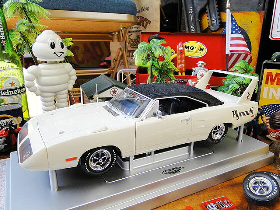 楽天市場 1970年プリムス スーパーバードのダイキャストモデルカー 1