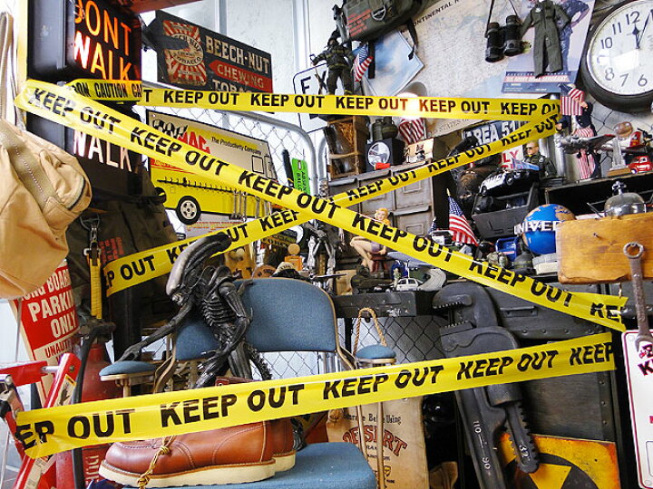 楽天市場 キープアウトのバリケードテープ Keep Out アメリカ雑貨 アメリカン雑貨 パッキングテープ おしゃれ Fragile 人気 ブランド かわいい 通販 梱包 テープ ハロウィン デコレーション 飾り お化け屋敷 グッズ 装飾 肝試し 衣装 きもだめし アメリカ雑貨通販