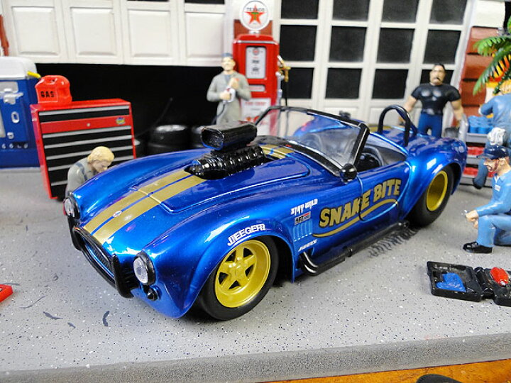 楽天市場 Jada 1965年 シェルビー コブラ 427 S Cのダイキャストミニカー 1 24スケール スネークバイト ブルー アメリカ雑貨 アメリカン雑貨 アメ車 インテリア こだわり派が夢中になる人気のアメリカ雑貨屋 小物 ミニカー 正規品 おしゃれ ガレージグッズ モデル