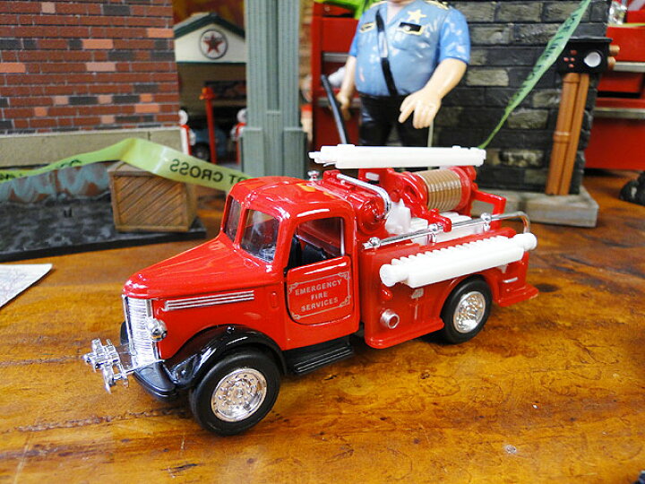 楽天市場】昔の消防車 ファイヤートラック ミニカー （レッド×シルバー 