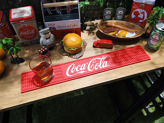 ファクトリーアウトレット 夢の自宅ショットバーが完成 コカ コーラのバーマット ロング 通販