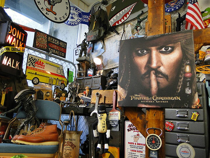 楽天市場 映画 パイレーツ オブ カリビアン ジャック スパロウのキャンバスアート アメリカ雑貨通販キャンディタワー