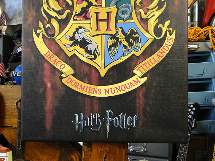 楽天市場 映画 ハリーポッター ホグワーツ魔法学校のエンブレムのキャンバスアート アメリカ雑貨通販キャンディタワー