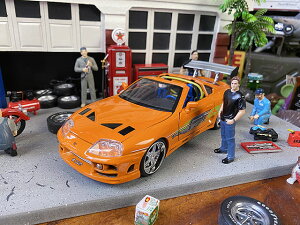 Jada 映画 ワイルドスピード ダイキャストミニカー 1/24スケール (ブライアン トヨタ スープラ オレンジ) ブライアンのフィギュア付き アメリカン雑貨 アメリカ雑貨 映画