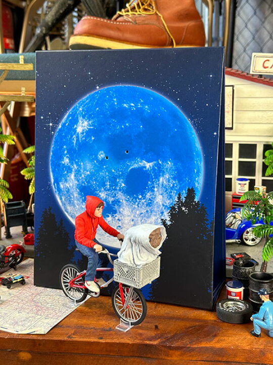 楽天市場】NECA E.T.＆エリオット 40周年アニバーサリー 空飛ぶBMX 