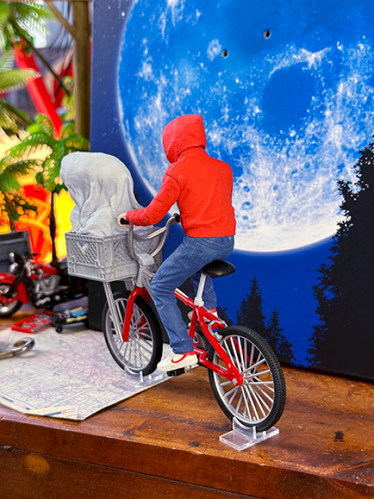 楽天市場】NECA E.T.＆エリオット 40周年アニバーサリー 空飛ぶBMX 