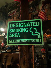 アメリカの蓄光警告サイン　（喫煙場所/スモーキングエリア/グリーン）