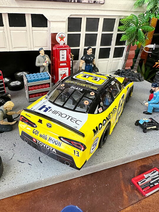 楽天市場】LIONEL×ムーンアイズ NASCAR トヨタ スープラ ムーンアイズ 