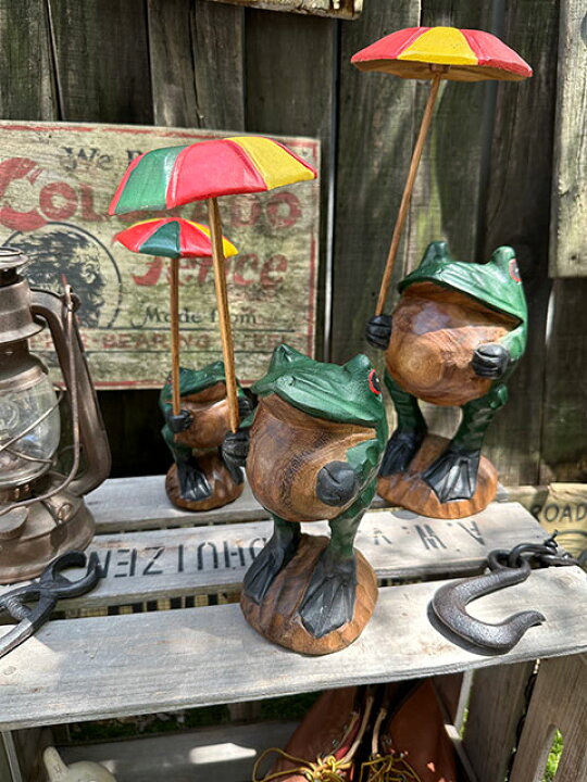 楽天市場】傘さしカエル 木彫り人形 （中ぐらいサイズ） 単品 ウッド 