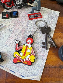 ロナルド　マクドナルド　ラバーキーホルダー　（クロスレッグド）　アメリカン雑貨　アメリカ雑貨　グッズ