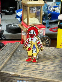 マクドナルド　ヴィンテージコレクション　ロナルド　ピンバッジ　ピンズ　アメリカン雑貨　アメリカ雑貨　カンパニーグッズ　アメリカンカンパニー　企業グッズ　マックグッズ　おしゃれ　コレクターズアイテム　コレクターグッズ　マックフリーク