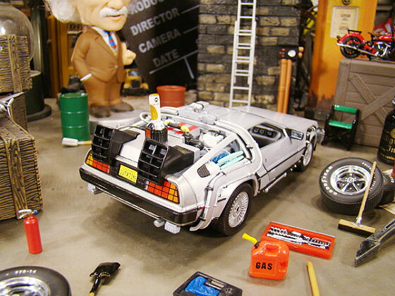 楽天市場 バック トゥ ザ フューチャーのデロリアン パート2 1 24スケール アメリカ雑貨通販キャンディタワー