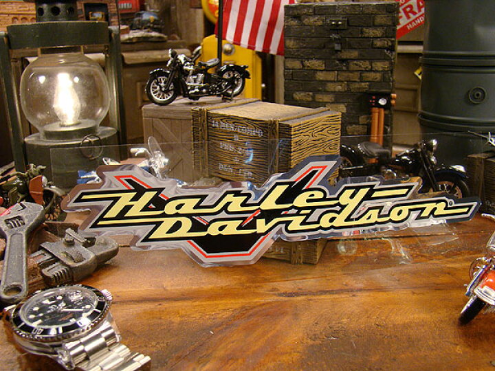 楽天市場 ハーレーダビッドソン バンパーステッカー Vロゴハーレー 自分仕様だから愛着も強くなる 人気のアメリカ雑貨屋 ステッカー アメリカン雑貨 車 バイク スーツケース デカール シール オリジナル アルファベット 世田谷ベース アメリカ 雑貨 レトロ