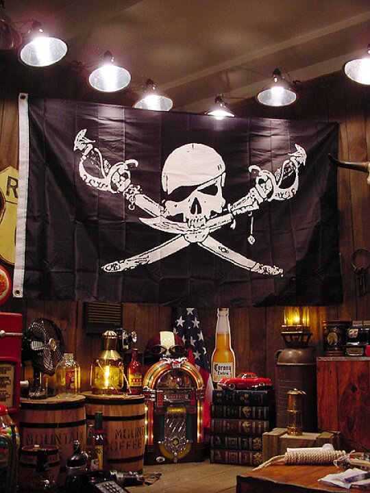 楽天市場 海賊フラッグ クロスソード みんなが憧れる部屋に大改造 自慢の逸品なり アメリカ雑貨 アメリカン雑貨 フラッグ 旗 壁飾り インテリア雑貨 ガレージグッズ カッコイイ男の部屋 おしゃれ タペストリー 人気 アメリカ雑貨屋 アメリカ雑貨通販