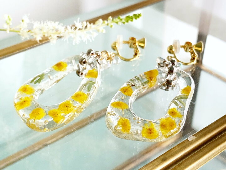 楽天市場 感謝 思いやり の花言葉を持つミモザ 大ぶりレジン イヤリング ピアス ドライフラワー 花 ハンドメイド アクセサリー 金具無料交換 金属アレルギー対応 大ぶり イエロー ハンドメイドアクセサリー Canoha