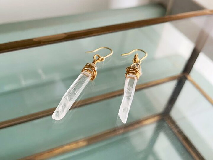 楽天市場】【4月の誕生石】水晶（クリスタルクォーツ）の氷柱ピアス 
