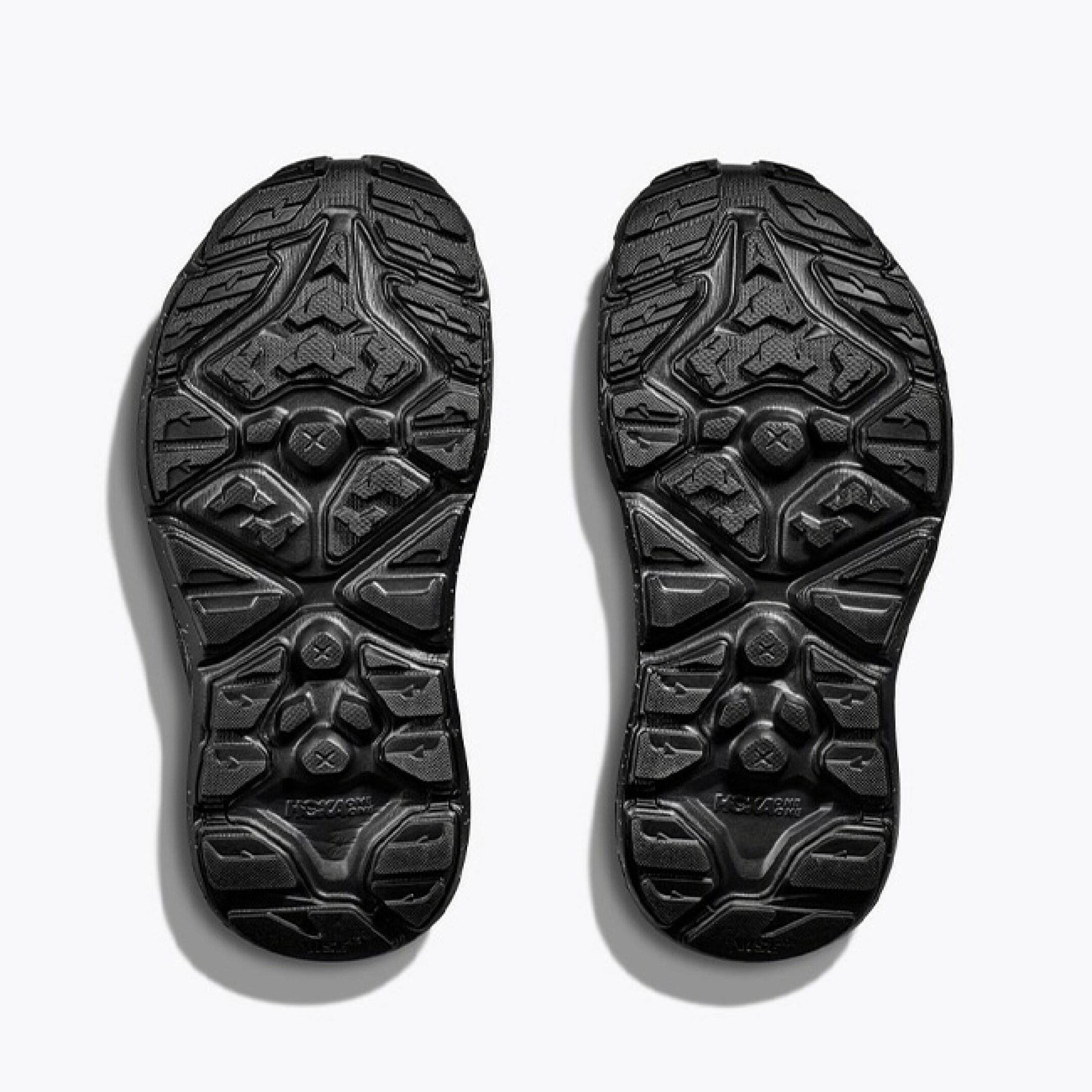 アウトソールには濡れていても乾いていても滑りにくいラバーを採用