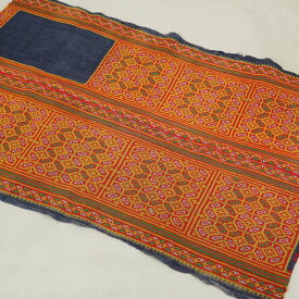 モン族の手刺繍布 部分 オレンジ 古布 タイの少数民族