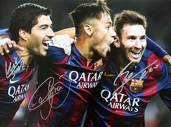 楽天市場 リオネル メッシ ネイマール ルイス スアレス 直筆サインフォト 14 15 Fcバルセロナ スリーアミーゴス Barcelona Signed Messi Suarez And Neymar Jr Photo Three Amigos 8 25入荷 カードファナティック