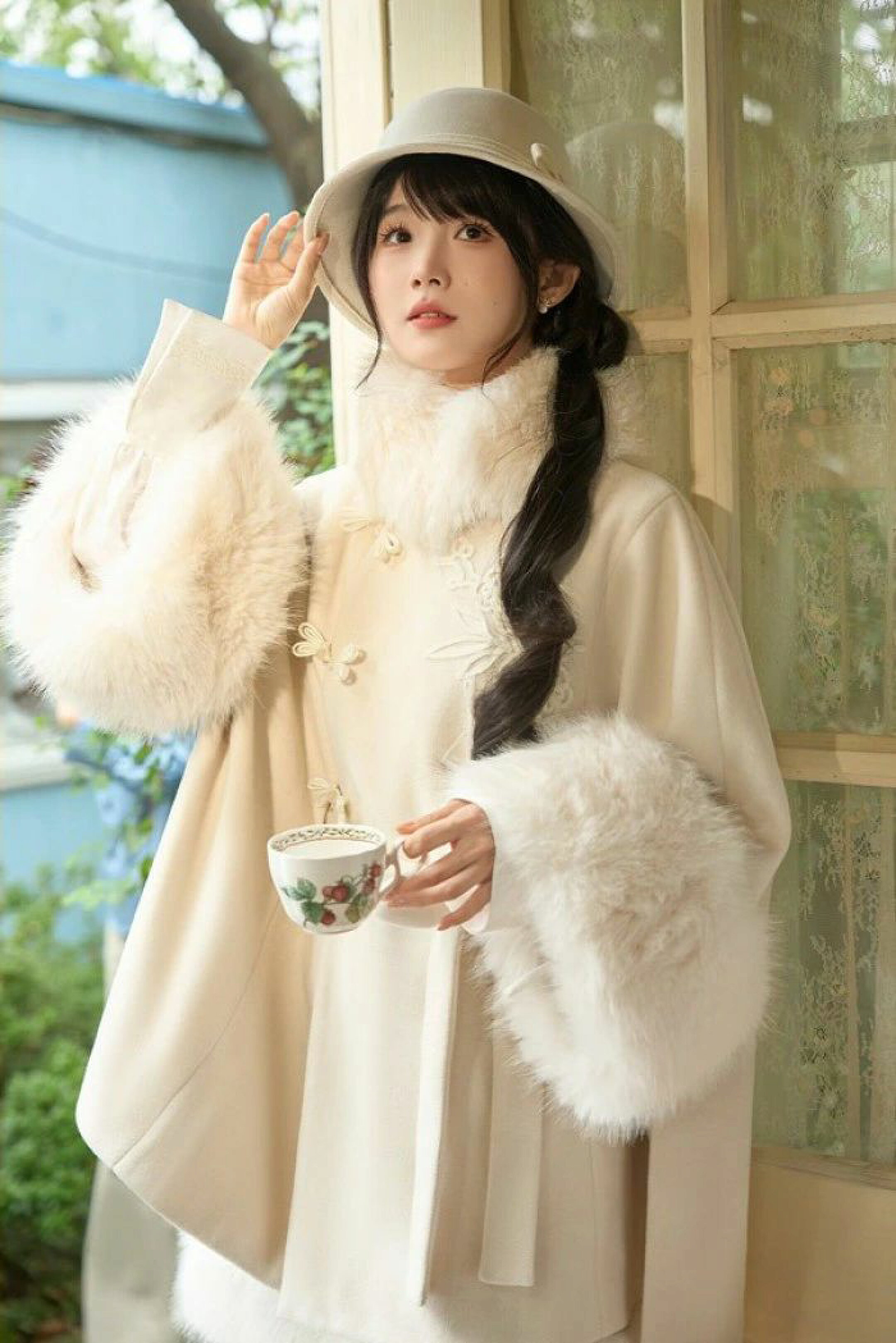 レディース コート ファー付き 秋冬服 リボン もこもこ ふわふわ ジャケット アウター トップス 小柄 可愛い 中華風 日常着 女子 フェイクファー 無地 厚手 防寒 寒さ対策 オシャレ 柔らかい 暖かい あったか カジュアル オフホワイト S M